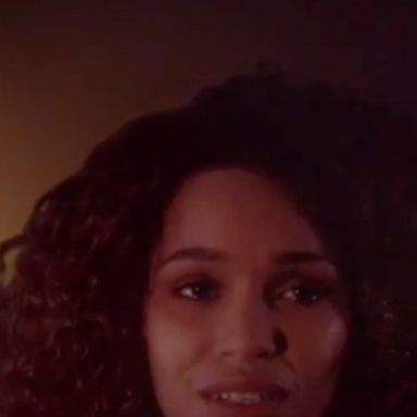 IZZY BIZU